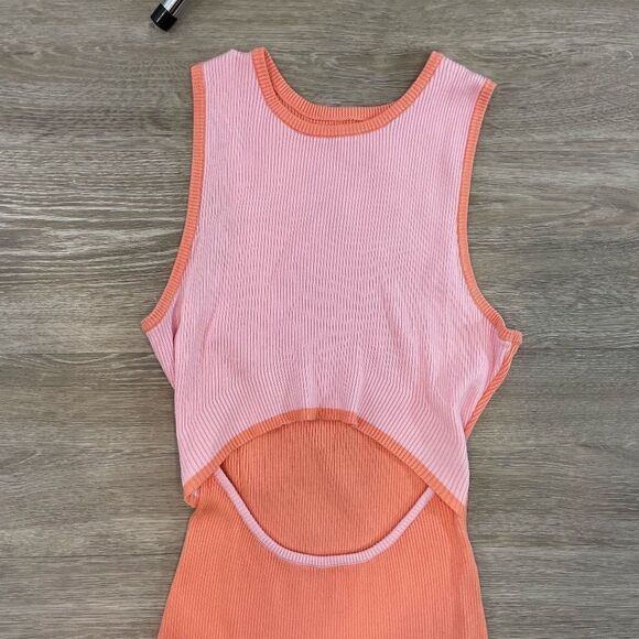 Medium Peach Pink Ribbed Knit Open Belly Dress Slim Fit Midi Summer Dress - Picture 4 of 9